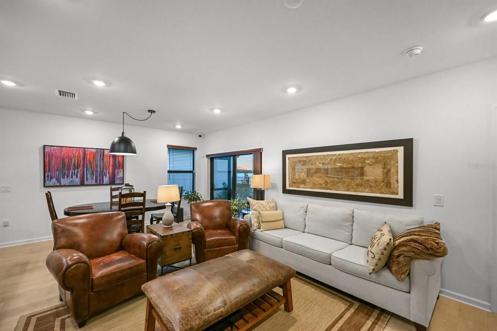 For Sale: $539,900 (4 beds, 2 baths, 1591 Square Feet)