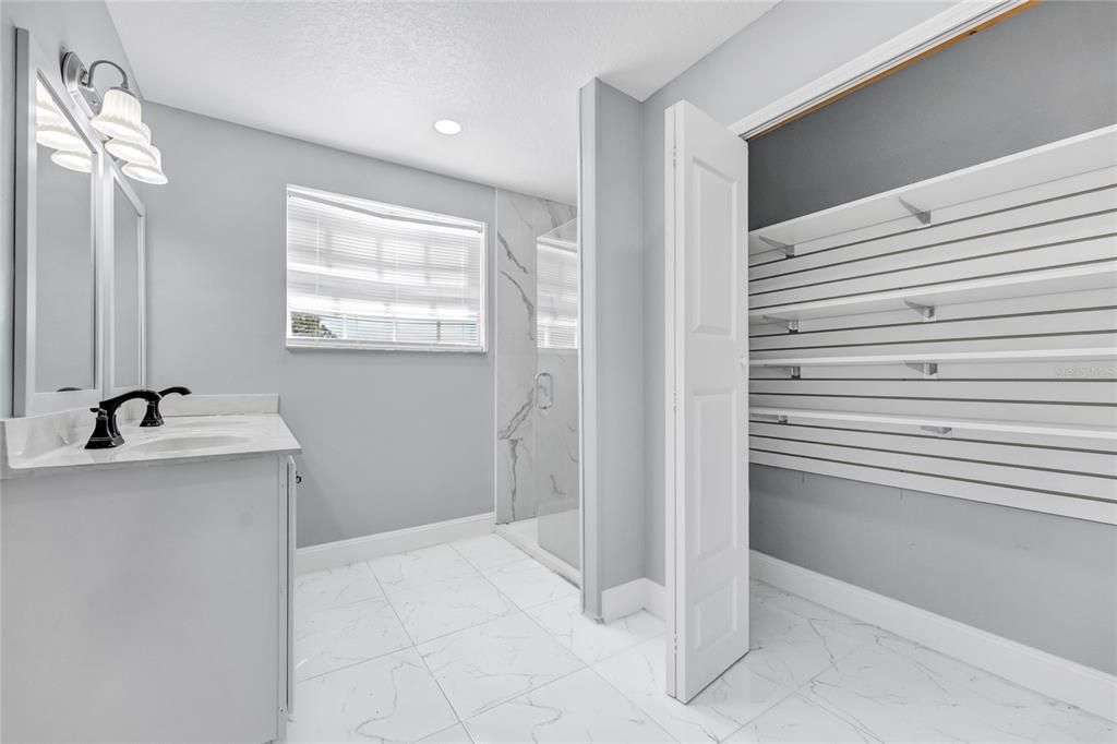 For Sale: $305,000 (4 beds, 3 baths, 1850 Square Feet)