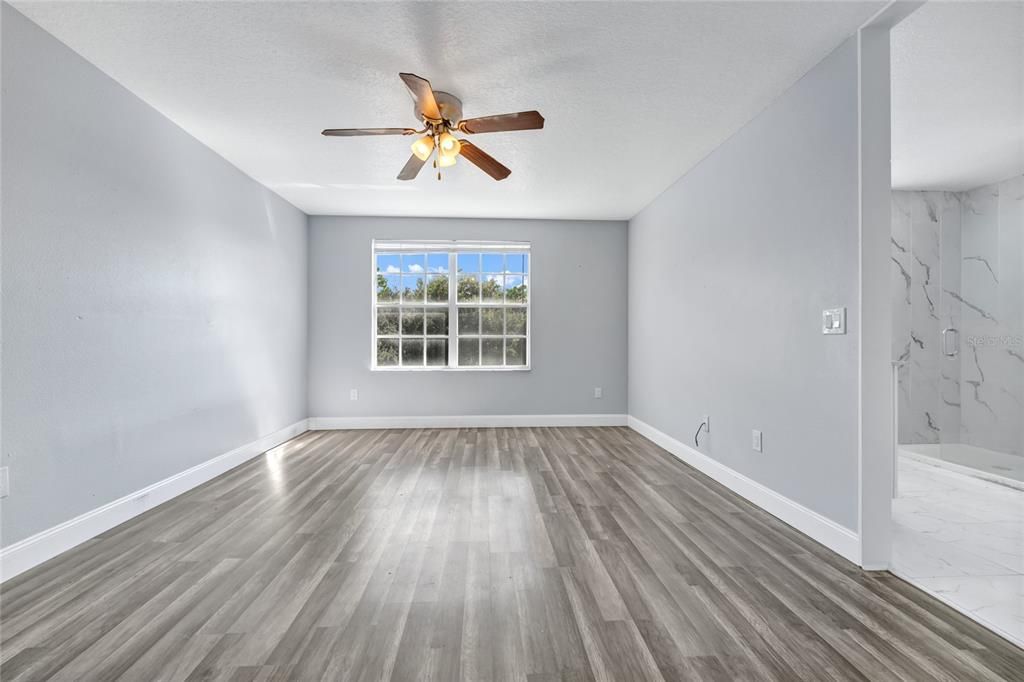 For Sale: $305,000 (4 beds, 3 baths, 1850 Square Feet)