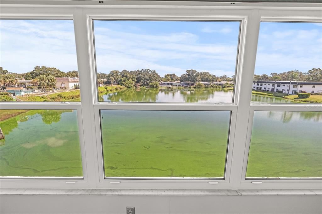 Под контрактом: $110,000 (2 спален, 2 ванн, 1270 Квадратных фут)