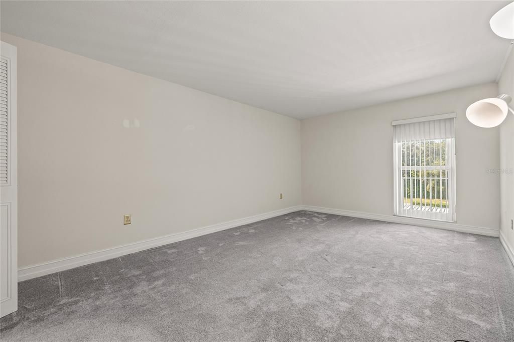 Под контрактом: $110,000 (2 спален, 2 ванн, 1270 Квадратных фут)