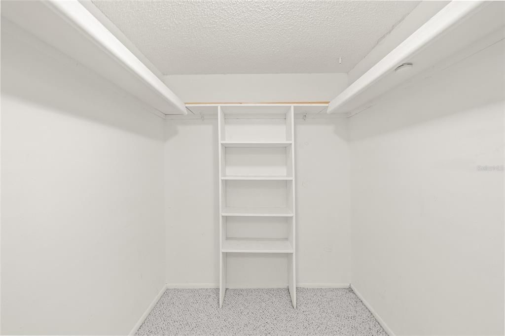 Под контрактом: $110,000 (2 спален, 2 ванн, 1270 Квадратных фут)