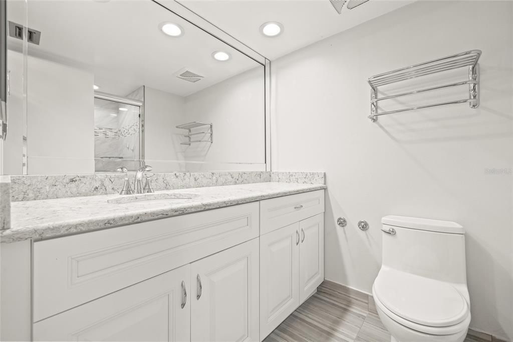 Под контрактом: $110,000 (2 спален, 2 ванн, 1270 Квадратных фут)