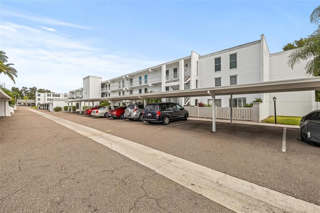 Под контрактом: $110,000 (2 спален, 2 ванн, 1270 Квадратных фут)