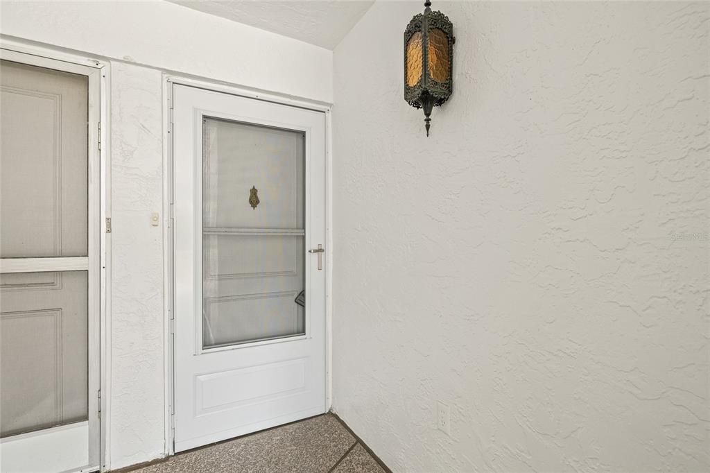 Под контрактом: $110,000 (2 спален, 2 ванн, 1270 Квадратных фут)