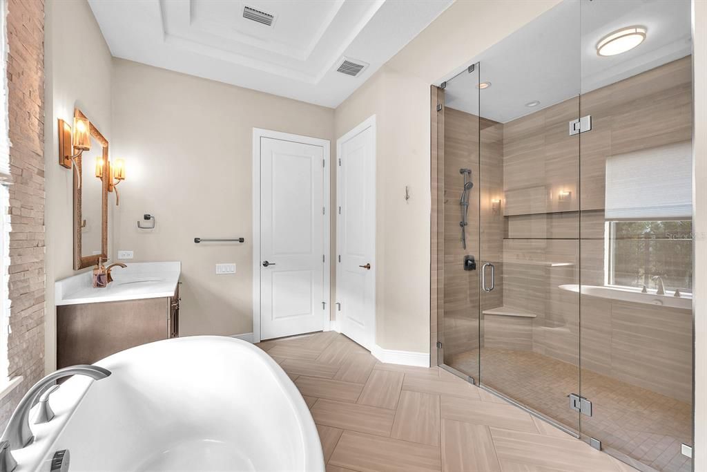 For Sale: $917,000 (4 beds, 4 baths, 3738 Square Feet)