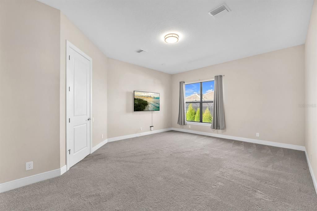 For Sale: $917,000 (4 beds, 4 baths, 3738 Square Feet)