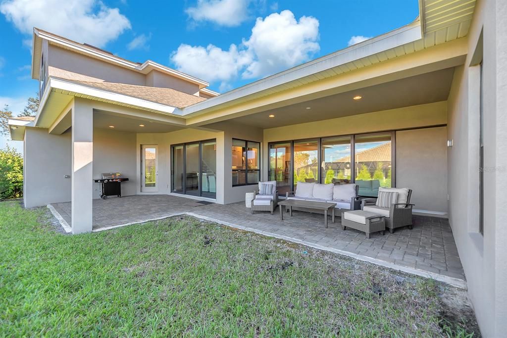 For Sale: $917,000 (4 beds, 4 baths, 3738 Square Feet)