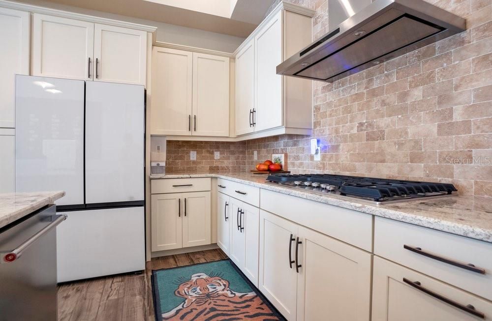 На продажу: $1,450,000 (4 спален, 4 ванн, 3911 Квадратных фут)