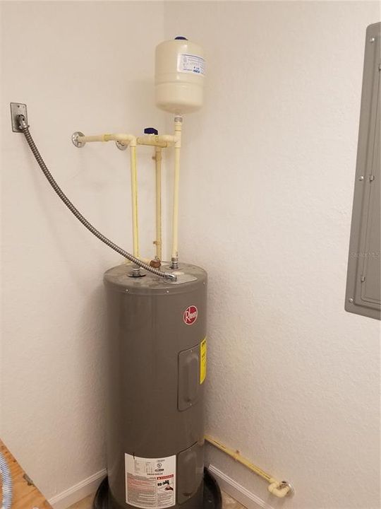 For Sale: $18,000 (0 beds, 0 baths, 1300 Square Feet)