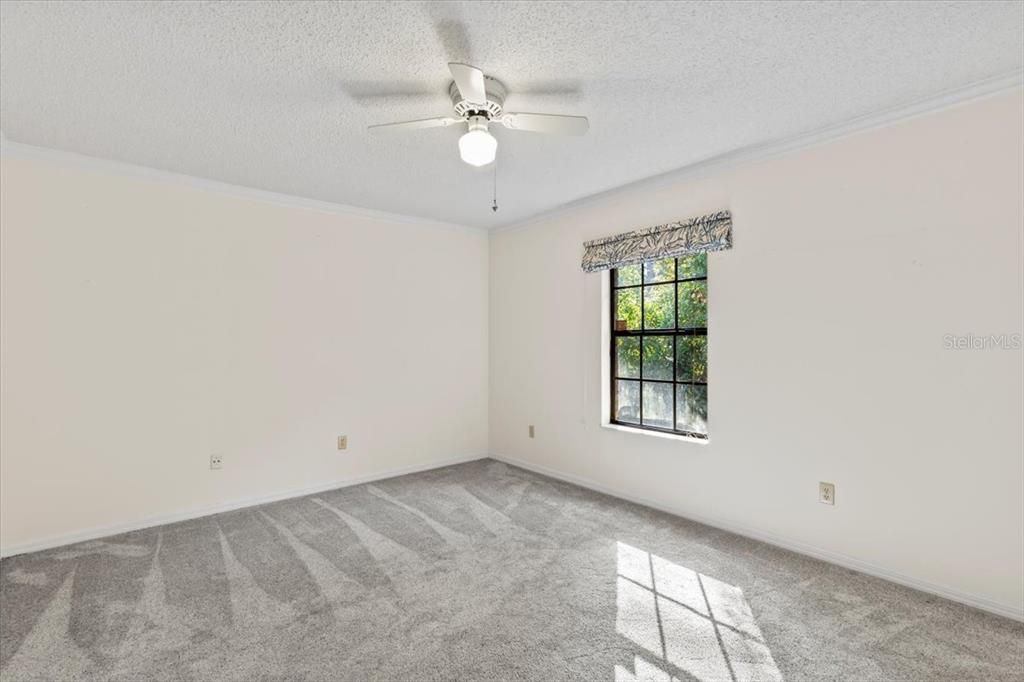 合同活跃: $595,000 (4 贝兹, 3 浴室, 2852 平方英尺)