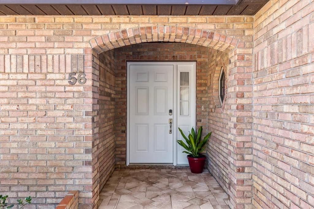 合同活跃: $595,000 (4 贝兹, 3 浴室, 2852 平方英尺)