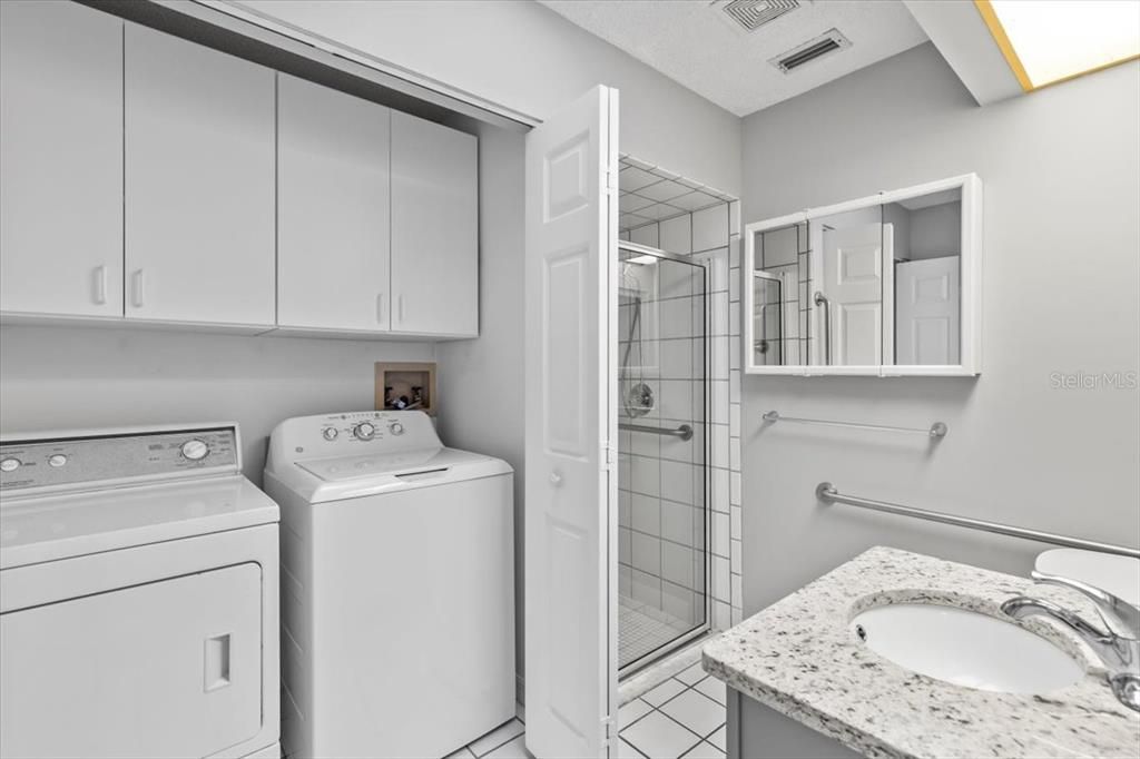 合同活跃: $595,000 (4 贝兹, 3 浴室, 2852 平方英尺)