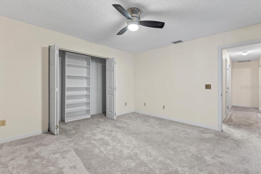 合同活跃: $595,000 (4 贝兹, 3 浴室, 2852 平方英尺)