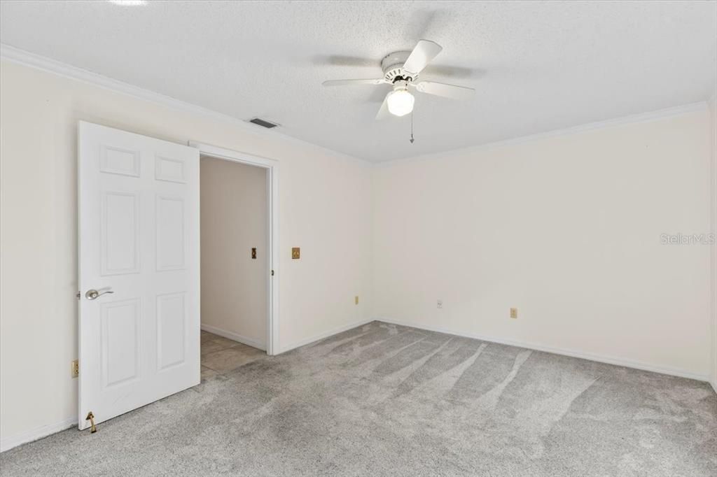 合同活跃: $595,000 (4 贝兹, 3 浴室, 2852 平方英尺)