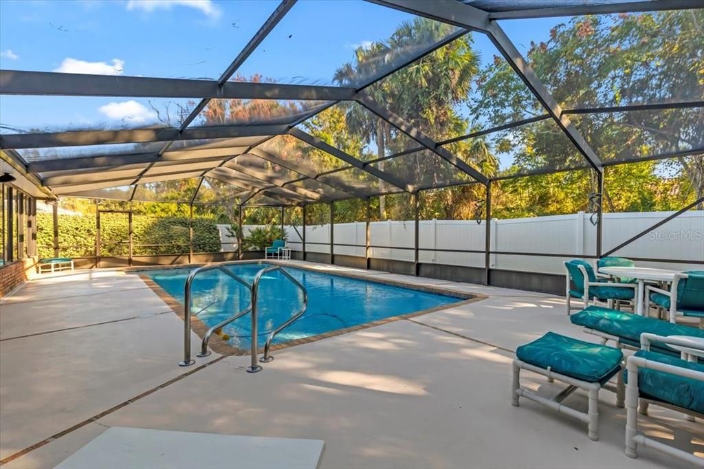 合同活跃: $595,000 (4 贝兹, 3 浴室, 2852 平方英尺)