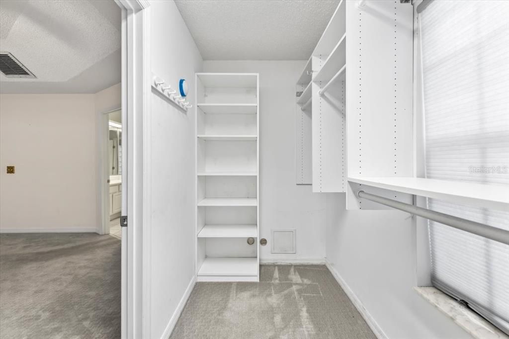 合同活跃: $595,000 (4 贝兹, 3 浴室, 2852 平方英尺)