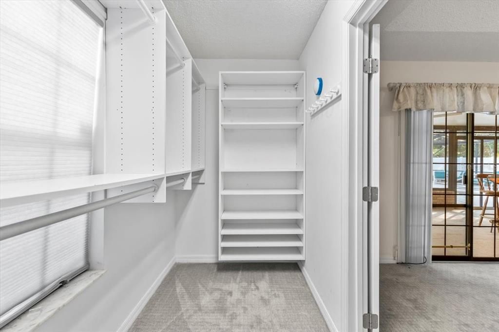 合同活跃: $595,000 (4 贝兹, 3 浴室, 2852 平方英尺)