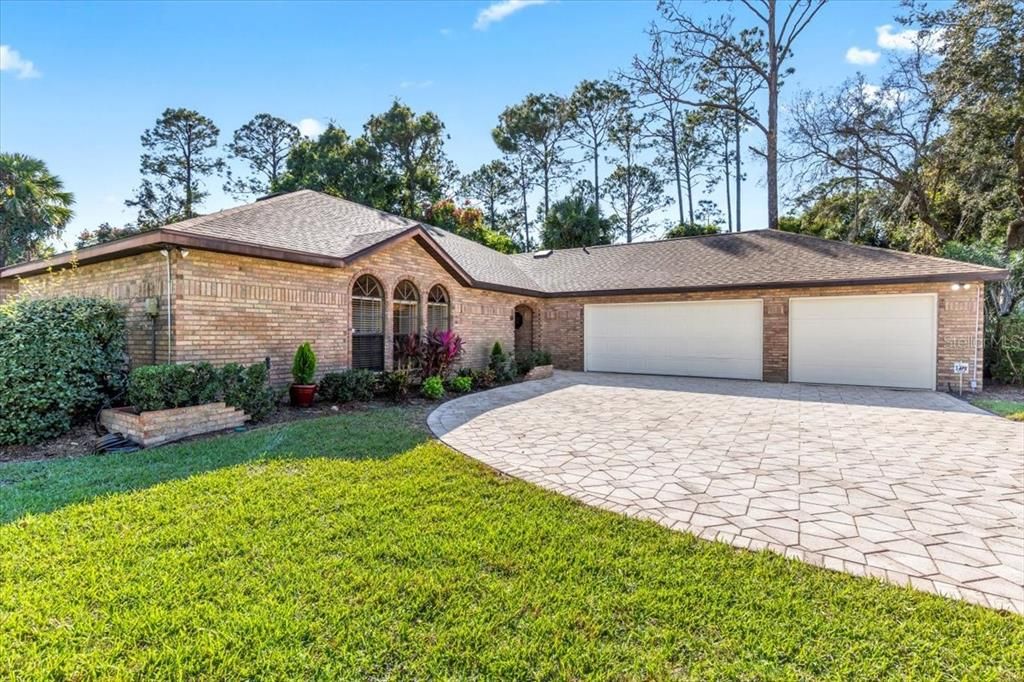 合同活跃: $595,000 (4 贝兹, 3 浴室, 2852 平方英尺)