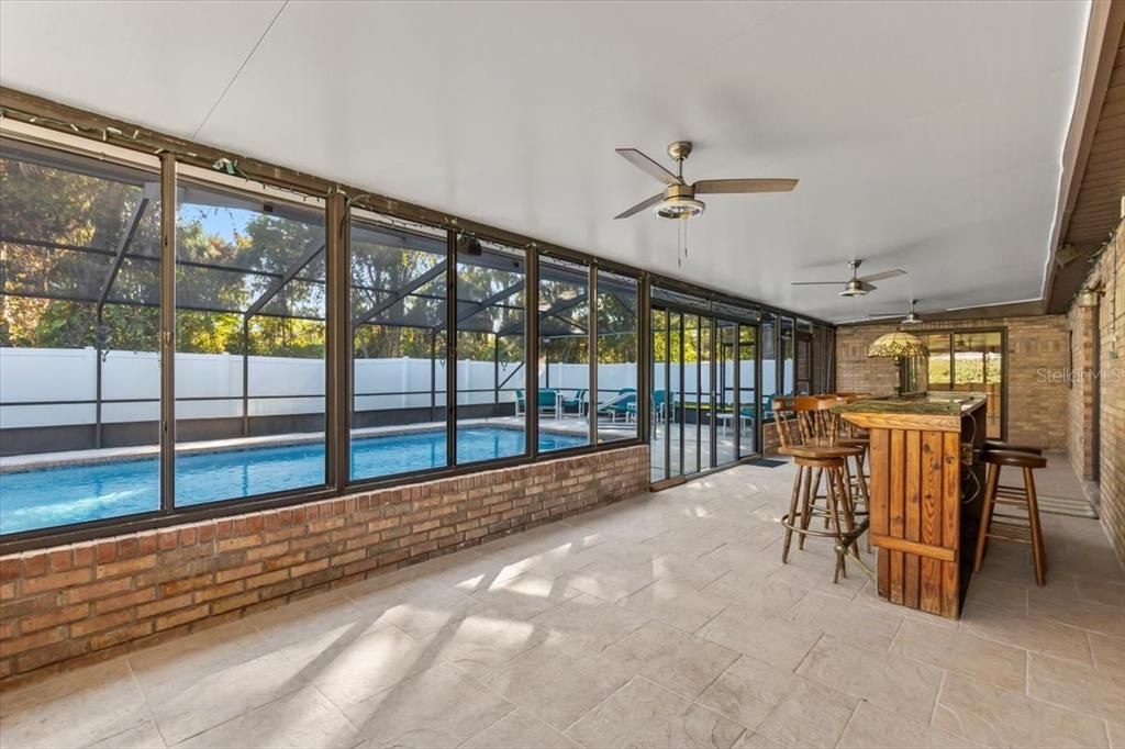 合同活跃: $595,000 (4 贝兹, 3 浴室, 2852 平方英尺)