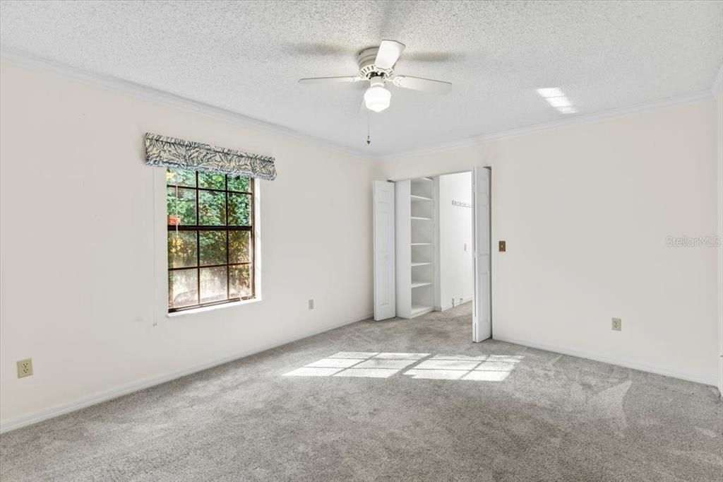 合同活跃: $595,000 (4 贝兹, 3 浴室, 2852 平方英尺)