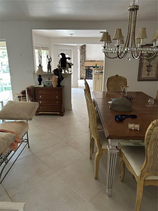 Activo con contrato: $1,398,000 (4 camas, 3 baños, 3074 Pies cuadrados)