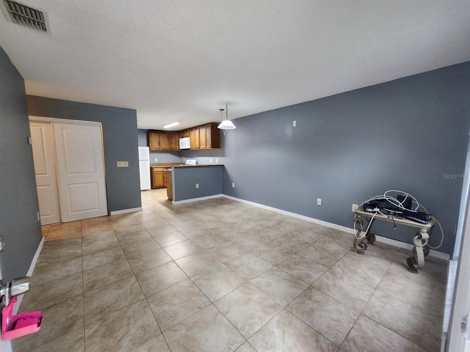 出租: $1,175 (2 贝兹, 2 浴室, 1245 平方英尺)