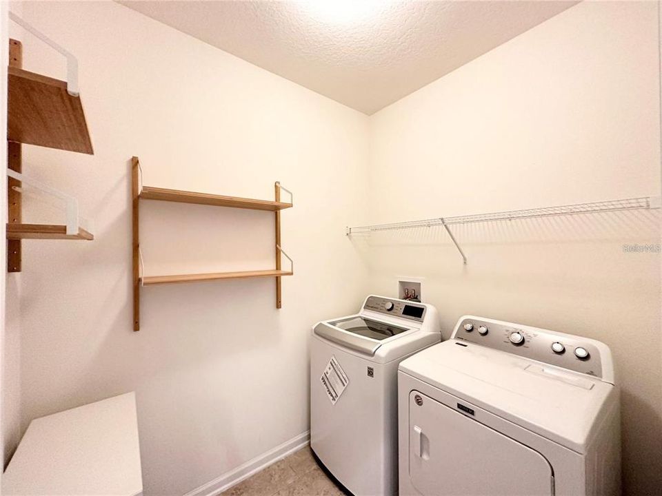 For Rent: $2,450 (4 beds, 3 baths, 2372 Square Feet)