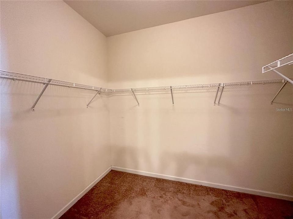 For Rent: $2,450 (4 beds, 3 baths, 2372 Square Feet)