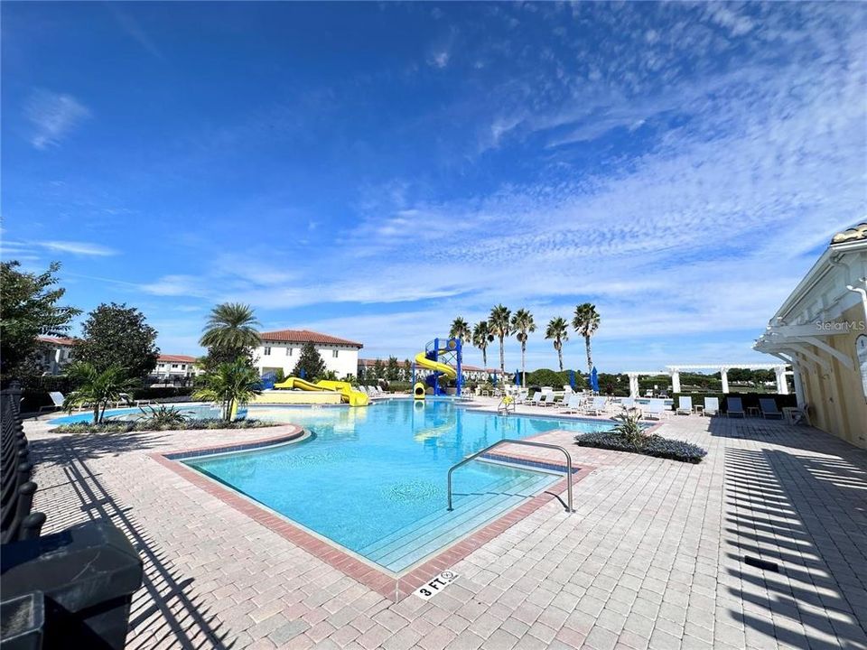 For Rent: $2,450 (4 beds, 3 baths, 2372 Square Feet)