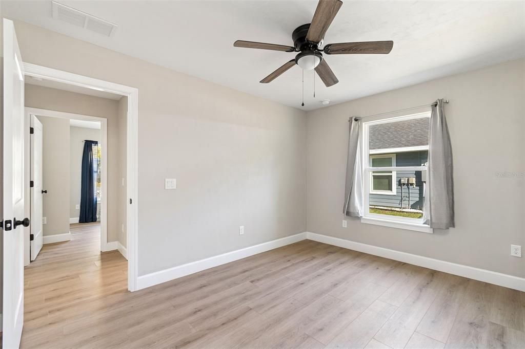 待售: $274,900 (3 贝兹, 2 浴室, 1253 平方英尺)