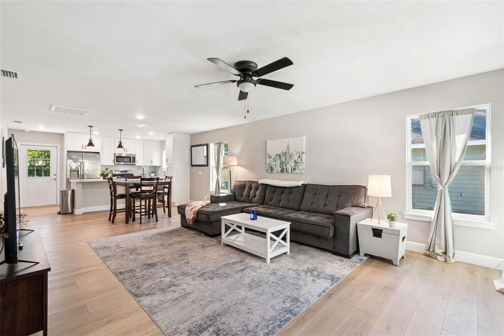 待售: $274,900 (3 贝兹, 2 浴室, 1253 平方英尺)