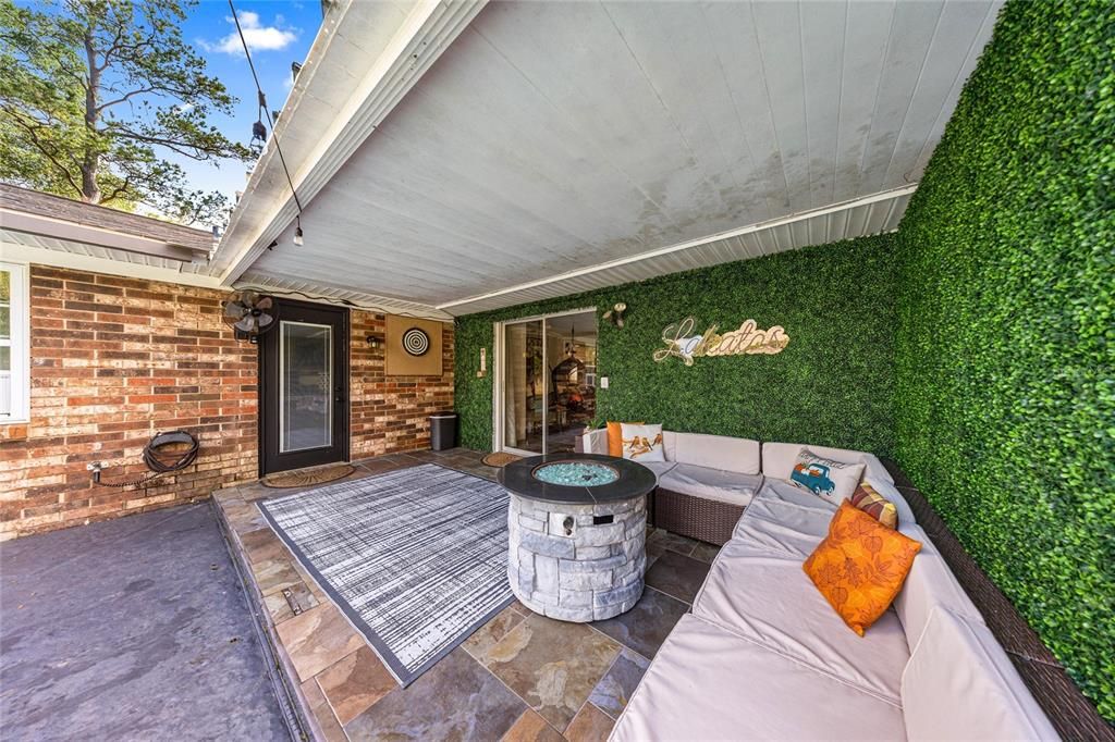 Active With Contract: $389,900 (3 beds, 2 baths, 1722 Square Feet)