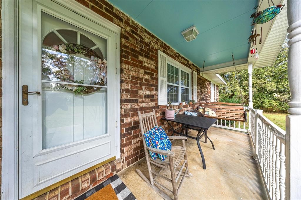 Active With Contract: $389,900 (3 beds, 2 baths, 1722 Square Feet)