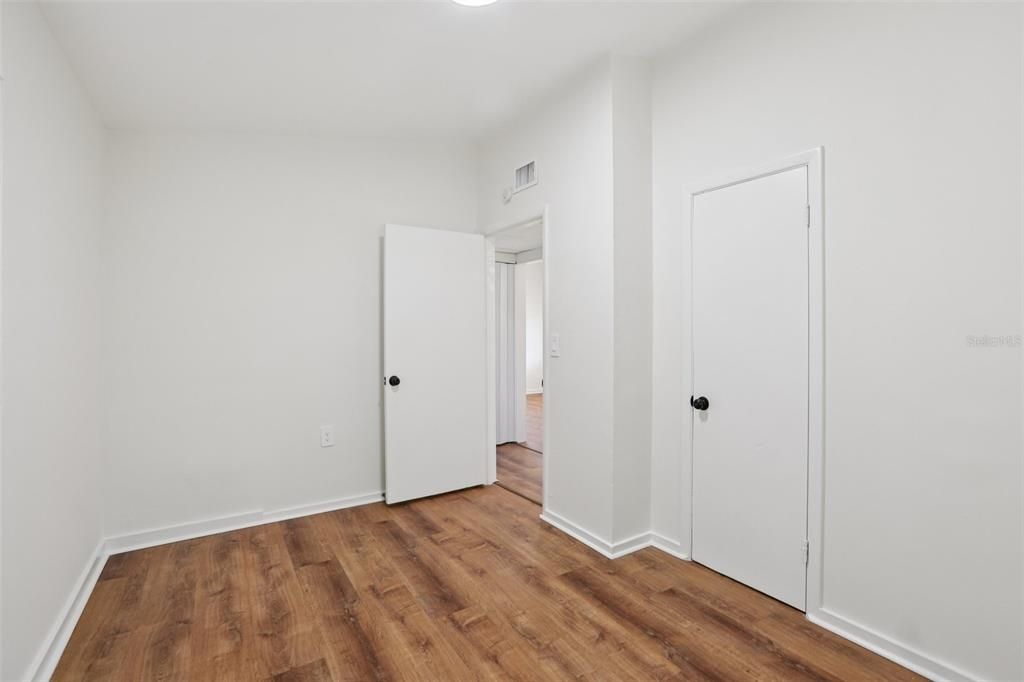 Active With Contract: $220,000 (2 beds, 1 baths, 644 Square Feet)