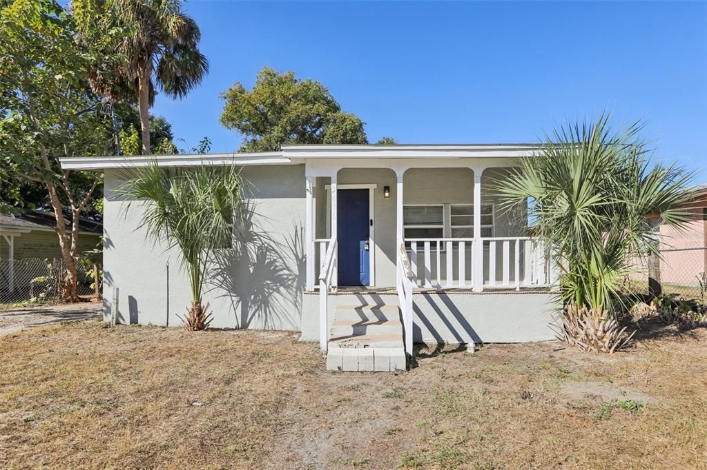 Active With Contract: $220,000 (2 beds, 1 baths, 644 Square Feet)