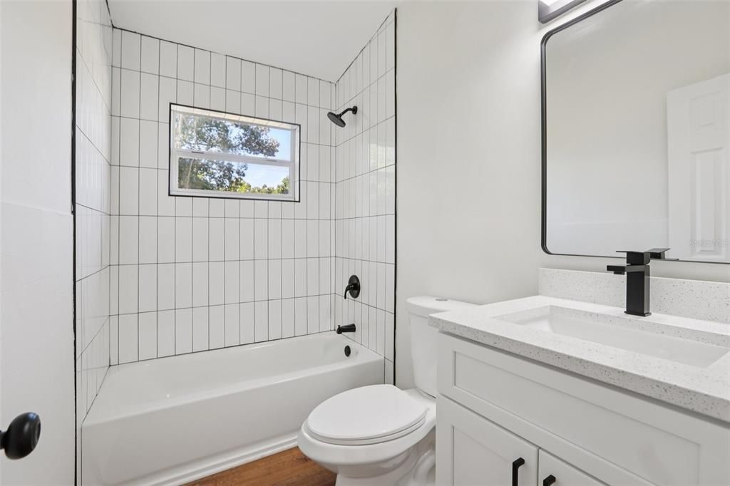 Active With Contract: $220,000 (2 beds, 1 baths, 644 Square Feet)