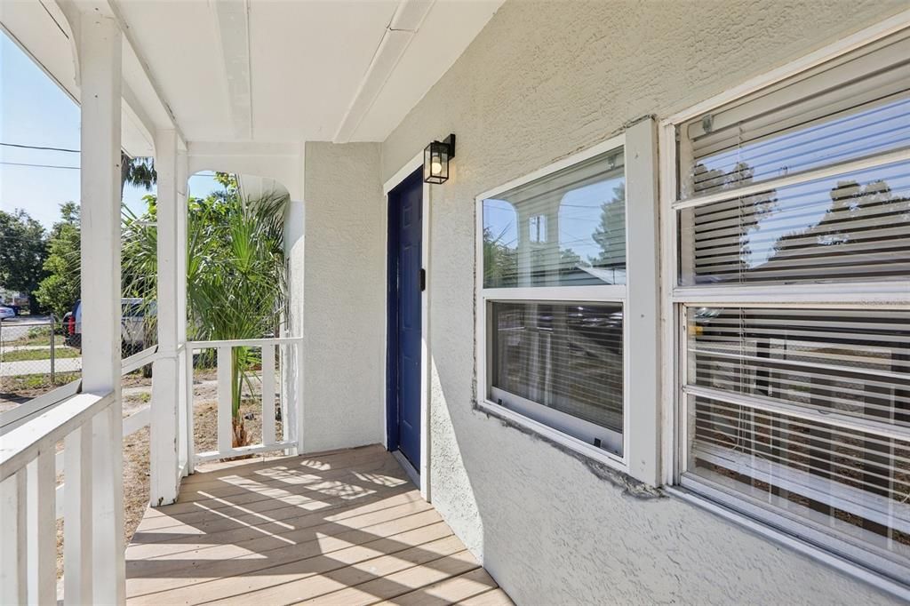 Active With Contract: $220,000 (2 beds, 1 baths, 644 Square Feet)