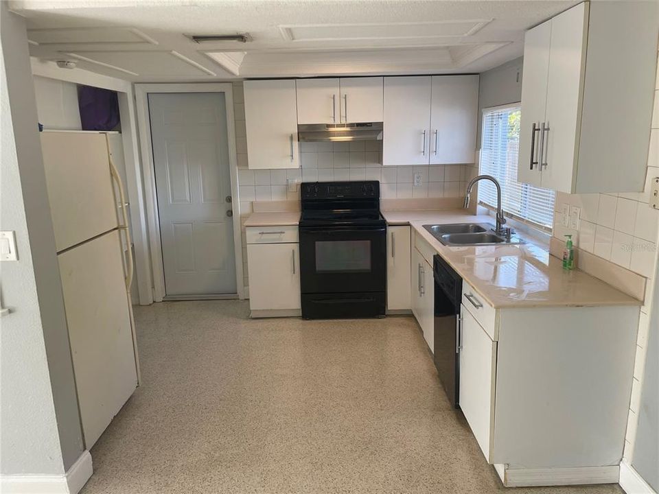 For Rent: $1,395 (2 beds, 2 baths, 1058 Square Feet)