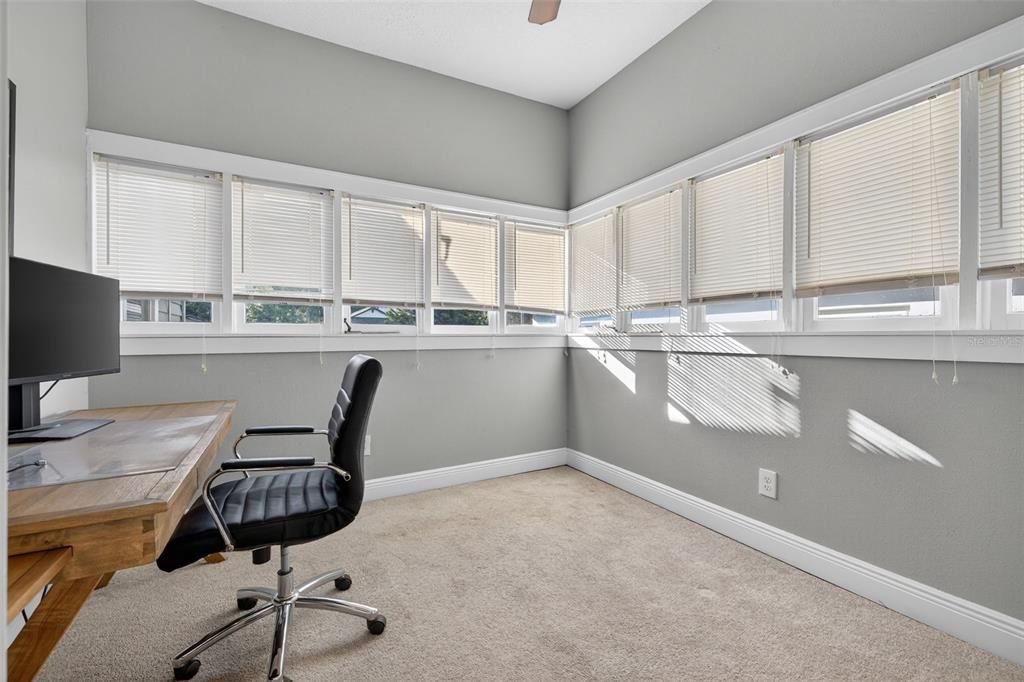 For Rent: $3,000 (3 beds, 2 baths, 1188 Square Feet)