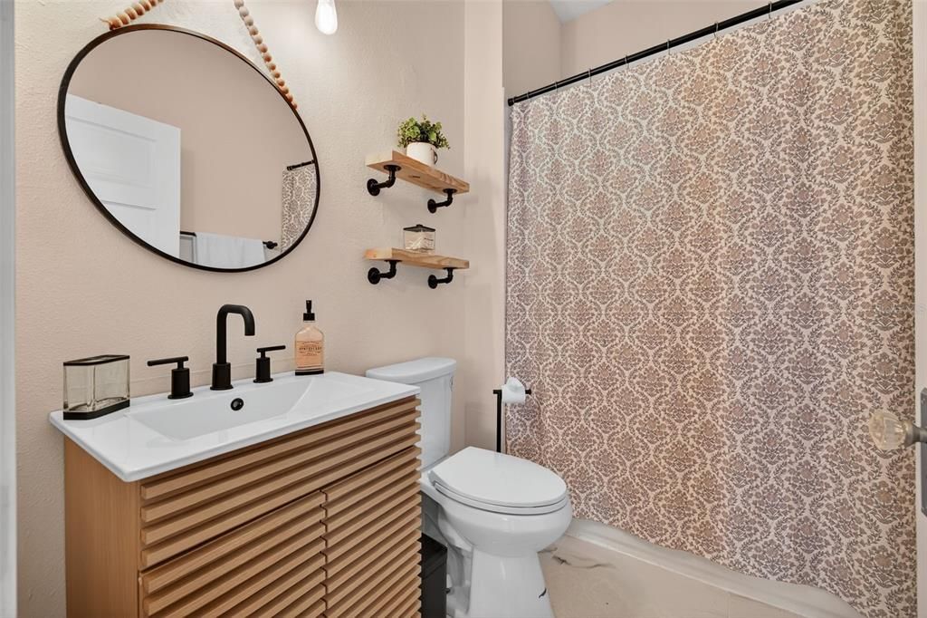 For Rent: $3,000 (3 beds, 2 baths, 1188 Square Feet)