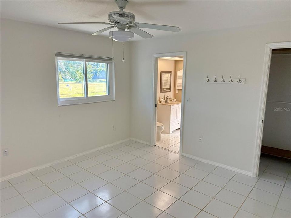 Activo con contrato: $739,000 (5 camas, 3 baños, 2354 Pies cuadrados)