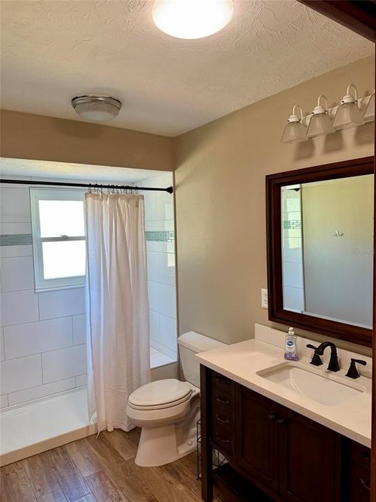 Activo con contrato: $739,000 (5 camas, 3 baños, 2354 Pies cuadrados)