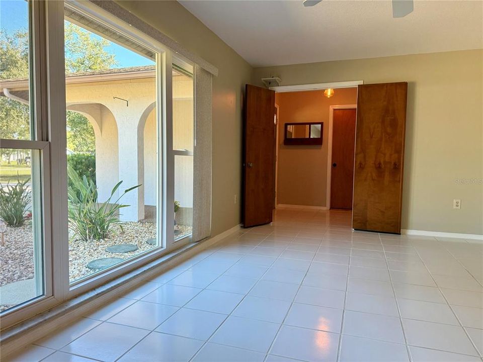 Activo con contrato: $739,000 (5 camas, 3 baños, 2354 Pies cuadrados)