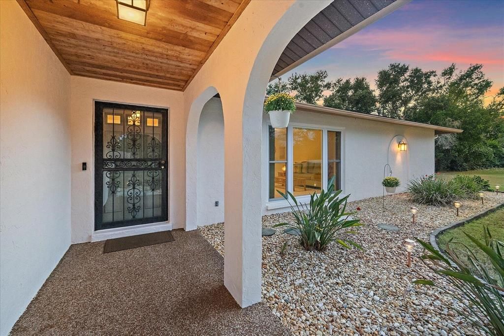 Activo con contrato: $739,000 (5 camas, 3 baños, 2354 Pies cuadrados)