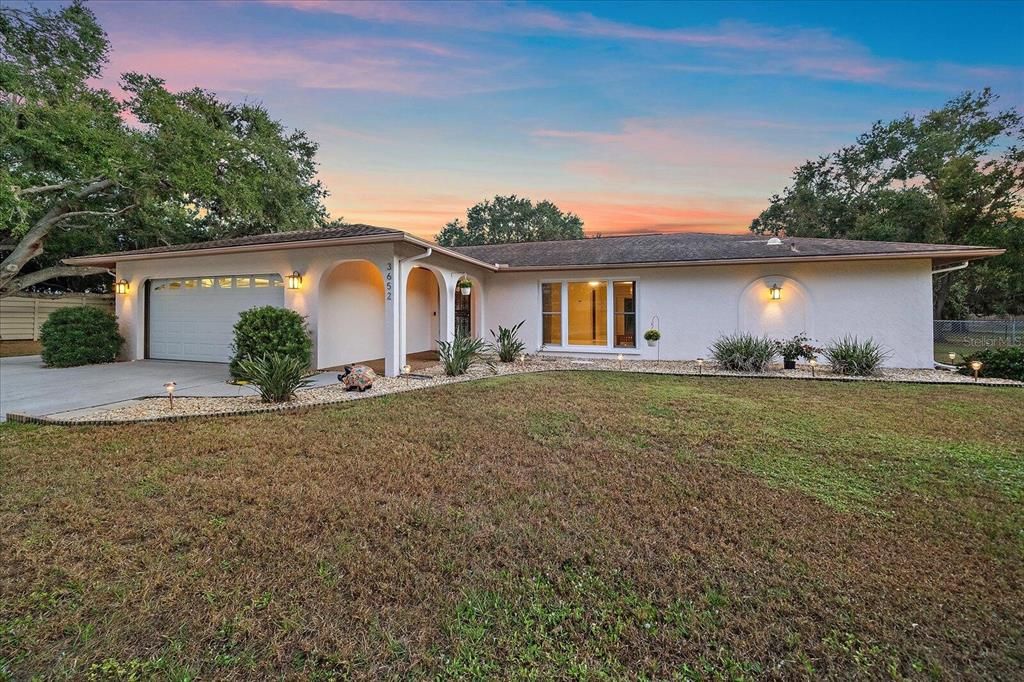 Activo con contrato: $739,000 (5 camas, 3 baños, 2354 Pies cuadrados)