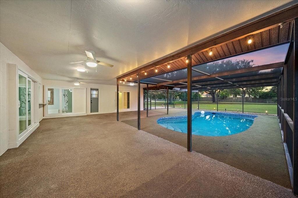 Activo con contrato: $739,000 (5 camas, 3 baños, 2354 Pies cuadrados)