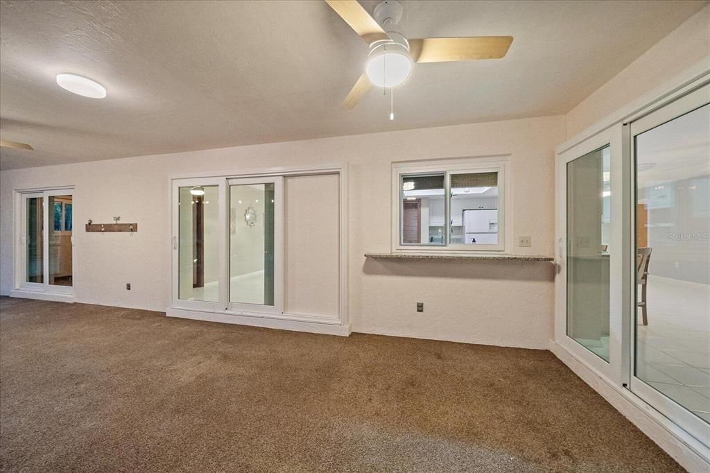 Activo con contrato: $739,000 (5 camas, 3 baños, 2354 Pies cuadrados)