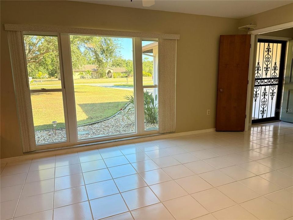 Activo con contrato: $739,000 (5 camas, 3 baños, 2354 Pies cuadrados)