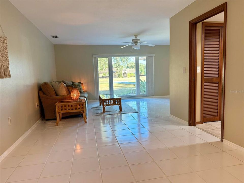 Activo con contrato: $739,000 (5 camas, 3 baños, 2354 Pies cuadrados)